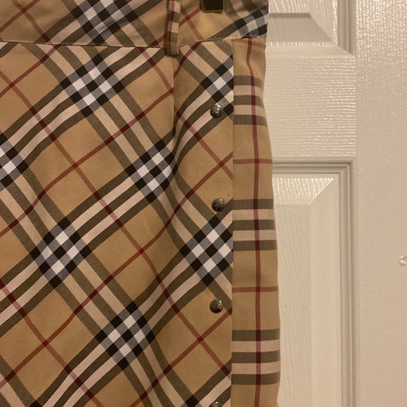 Burberry - Picture 3 of 6